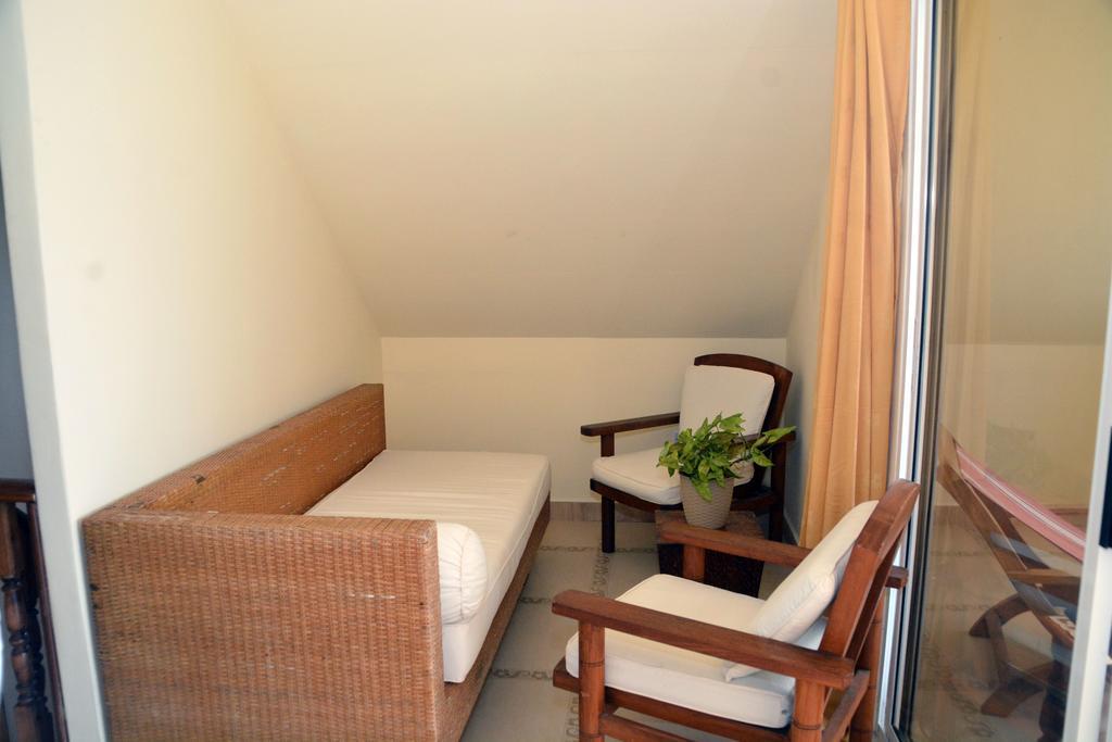 Mountain Lodge Anse Volbert Village Extérieur photo