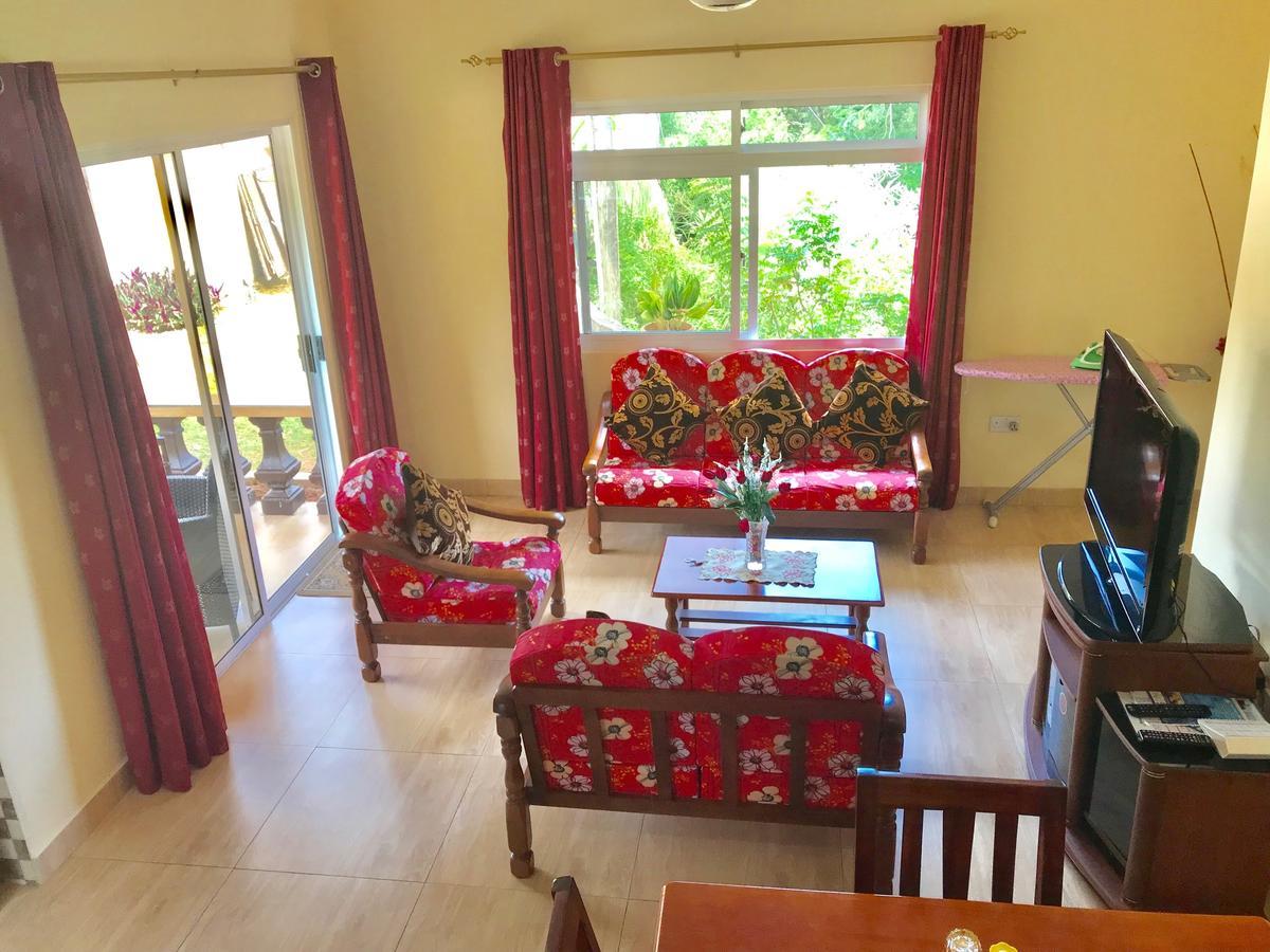 Mountain Lodge Anse Volbert Village Extérieur photo