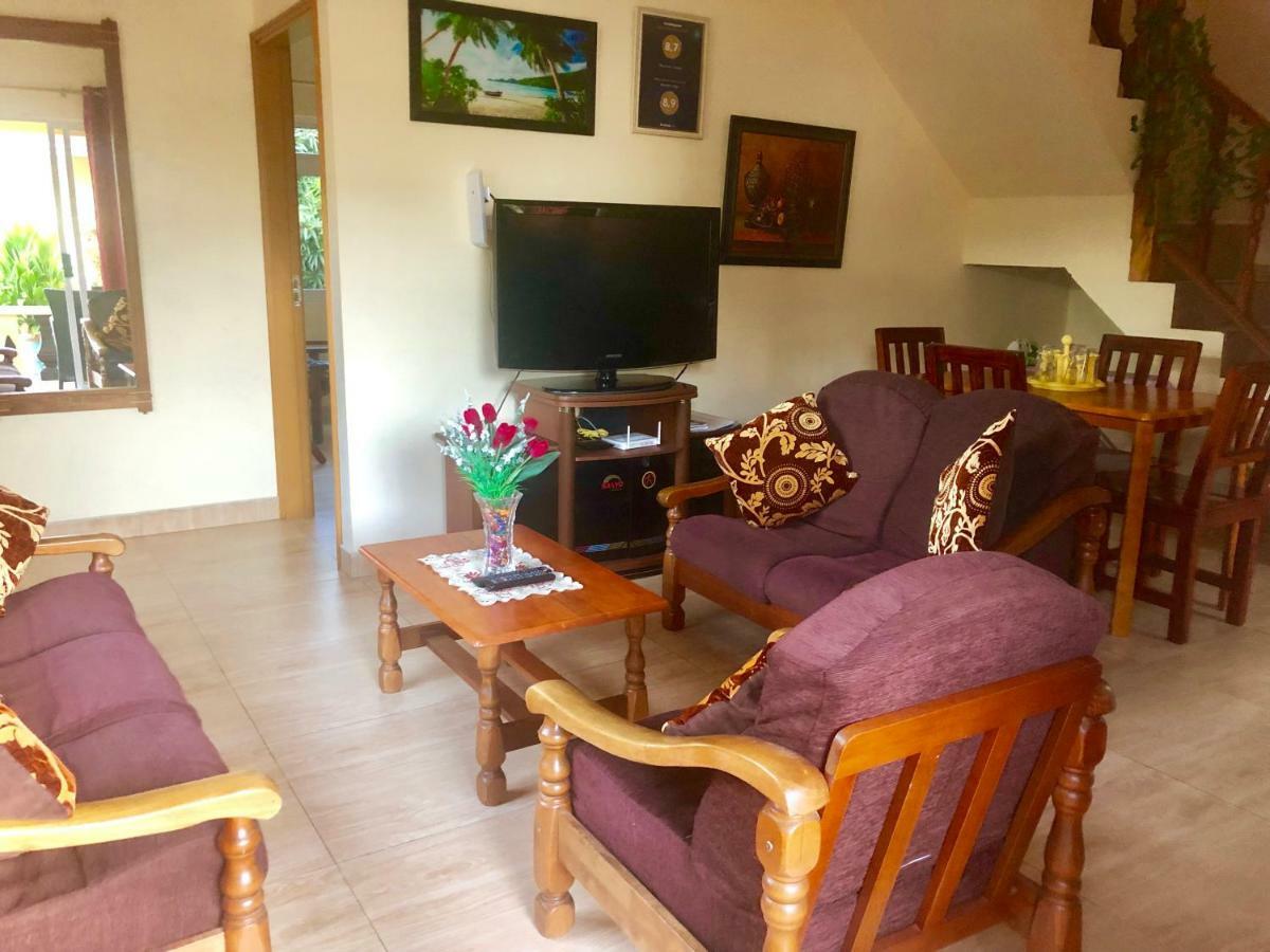 Mountain Lodge Anse Volbert Village Extérieur photo