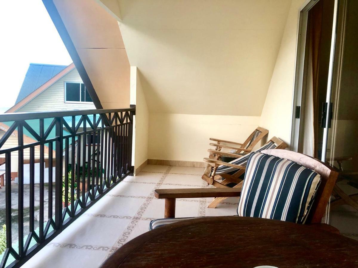Mountain Lodge Anse Volbert Village Extérieur photo