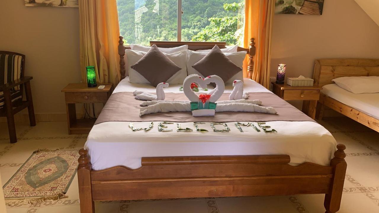 Mountain Lodge Anse Volbert Village Extérieur photo